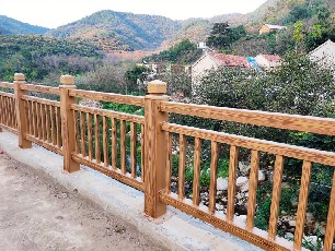 山東濟南歷城區葫蘆峪護欄木紋漆施工